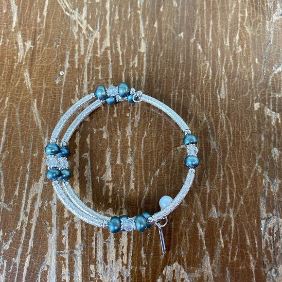 Vantel Pearls wrap bracelet - Picture 2 of 3